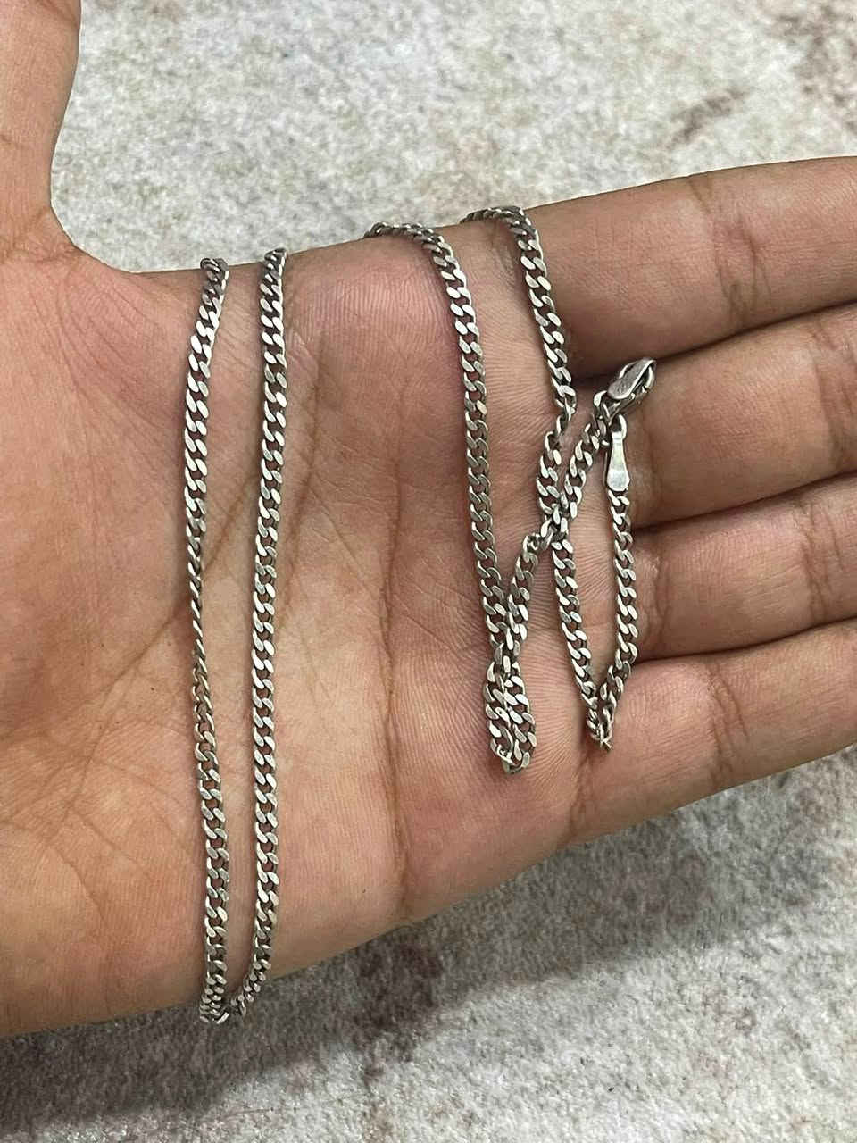 سلام عليكم سيت كامل سوار ايطالي وزنجيل ايطالي اصليات ابيع قطع ثكال مو خفاف سعرهن من الاخير ٧٥ مكاني بغداد فقط على رقم موجود ***********
