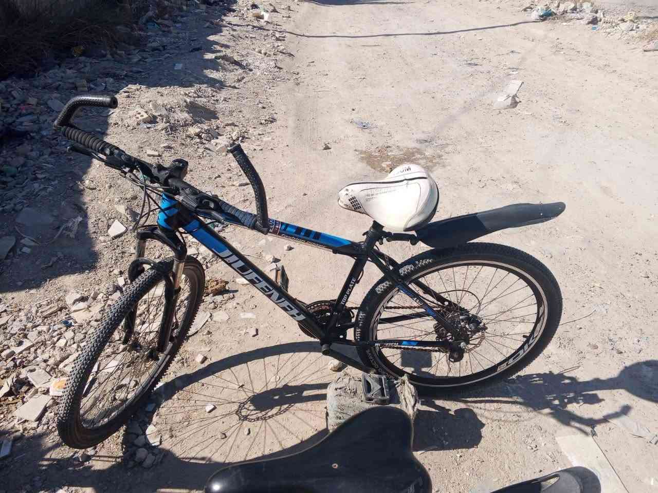 بايسكلات مختلفه  للبيع كل بايسكل ابسعر  وذا جمله كلهن يختلف السعر بغداد البياع نهاية الشرطه الخامسه


**إذا كنت صاحب هذا الإعلان وتريد حذفه لأي سبب، رجاءا أرسل رسالة إلى الدعم الفني**