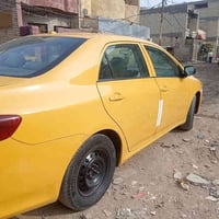 عندي كورله مديل ٩ كلين بدون حادث صبغه وله مكان بغداد الكرخ ٠٧٧٣٢٠١٣٦٢١...