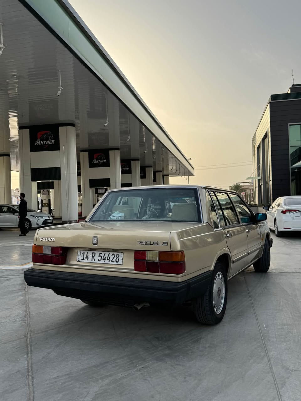 فولفو مديل 1993
سياره مصبوغه جماليه بدون ضربه 
سياره مكينه وگير تحوير جديد ثنين ونص ديلكو 
تبريد ثلج تخم تاير جديد حداده جديده كزوز مبدله من الطول للطول دواخل كارتون تحكم جام كهرباء ارقام دولي سنويه لل28 سياره بسمي تحويل ثاني يوم هزه جديده 
سياره جديده وحلوه  السعر 55 وبيها مجال ..
للأستفسار :*********** البصرة, العراق
