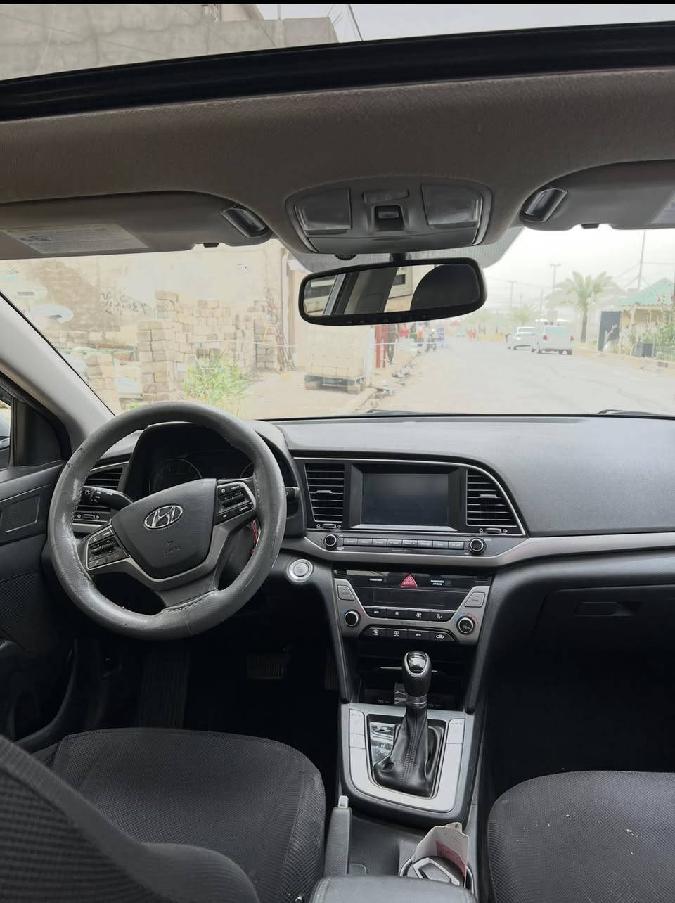 السلام عليكم
النترا ٢٠١٧ 

ضررها بابين 

السيارة فول مواصفات 

فتحة سقف 

بصمة تشغيل 

رادارات 

هيتر بالكشنات 

كشن كهرب

تبريد منفصل 

محرك ٢٠٠٠ 
مكان السيارة موصل

***********
