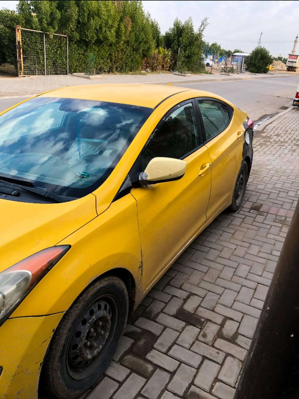 النترا 2011 وارد امريكي
مكينة 1800 دوش
رقم بغداد انكليزي
سيارة حلوة بيها نقوصات بسيطة
مكاني بغداد الدورة
رايدها 85 وبيها مجال 
رقمي ***********
