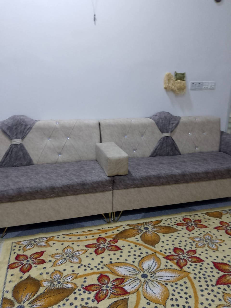 جميع العروض للبيع واليحتاج الحاجه الي اترغبه ايصورها ويرسلها لي على الخاص او على الواتساب وأرسله السعر 
الرقم ***********
