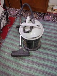 للبيع السوده كسنك سعرها 15 نهايتها شرط الشغل الحمره 25 نهايتها شاري ات...