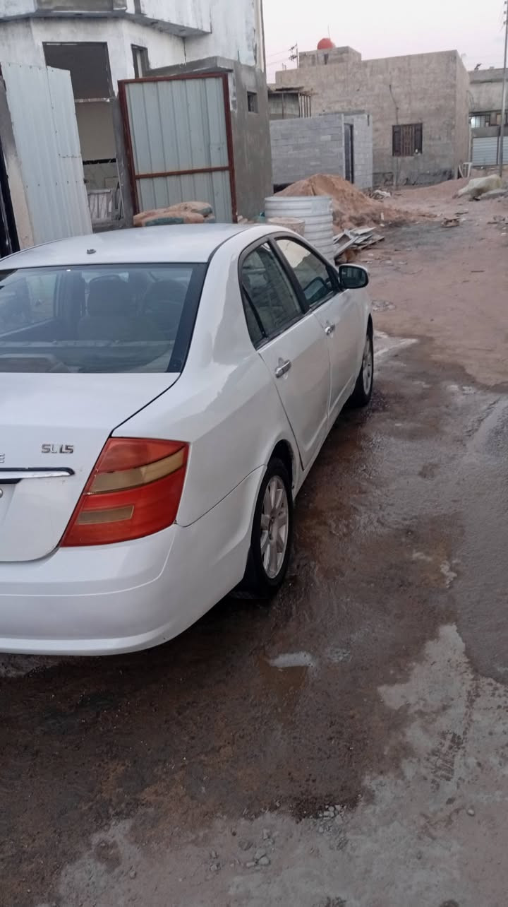 سلام عليكم
سيارة جلي موبل مديل12سيرة نضيفة مكينة كير حدادية نص عمر سنوية منتهية بل24 بكان سيارة بصرة جزيرة 
سعر35رقم ***********
