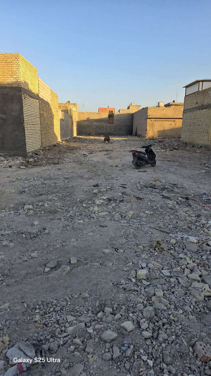 عندي قطعة أرض مساحة ٨٠٠ متر واجهة ١٤ متر ونزال ٥٧ متر سعرها ١٣٠ وبيهه مجال طابو ملك صرف زراعي سند ٢٥ يعني ملك في منطقة بوب الشام قرب السواري عل تبليط فرع ابو مصطفى السوداني مدفونة ومحدولة كامله تطلع سعر ١٠٠متر ١٥ مليون  اريد ابيع لان السوك واكف وماكو بيع الاتصال
حسين نعمة الساري  ***********
عندي قطعة أرض مساحة ٨٠٠ متر واجهة ١٤ متر ونزال ٥٧ متر سعرها ١٣٠ وبيهه مجال طابو ملك صرف زراعي سند ٢٥ يعني ملك في منطقة بوب الشام قرب السواري عل تبليط فرع ابو مصطفى السوداني مدفونة ومحدولة كامله تطلع سعر ١٠٠متر ١٥ مليون  اريد ابيع لان السوك واكف وماكو بيع الاتصال

عندي قطعة أرض مساحة ٨٠٠ متر واجهة ١٤ متر ونزال ٥٧ متر سعرها ١٣٠ وبيهه مجال طابو ملك صرف زراعي سند ٢٥ يعني ملك في منطقة بوب الشام قرب السواري عل تبليط فرع ابو مصطفى السوداني مدفونة ومحدولة كامله تطلع سعر ١٠٠متر ١٥ مليون  اريد ابيع لان السوك واكف وماكو بيع الاتصال
