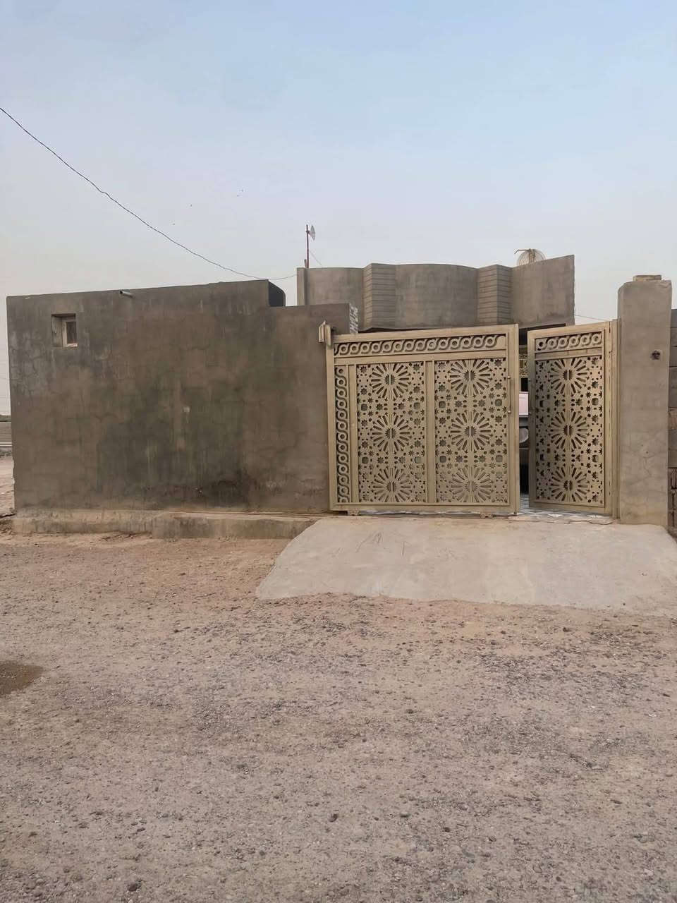 السلام عليكم بيت للبيع المساحه250 متر منطقه قريه المختار عقد زراعي السعر 60 او بي مجال اللاستفسار الاتصال علئ هذا الرقم *********** واتساب ***********
