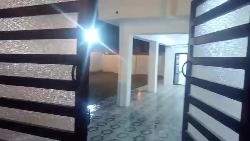 اعلان متوفر بيت طابقين ارضي وطابق ثاني في منطقة الملعب قريب على شارع ستين شارع عريض 20
مساحتة 600متر يتكون الطابق الارضي من كلدور واستقبال وهول ومطبخ وصالة وغرفتين نوم ومجموع حمامات داخلية وخارجية وحديقة كبيرة مساحتها 200 متر وحديقة صغيرة ايجارة 600بي مجال أما الطابق الثاني فيتكون من استقبال ومطبخ وصالة وغرفتين نوم ومجموع حمامات ايجارة 400بي مجال للاستفسار ***********
