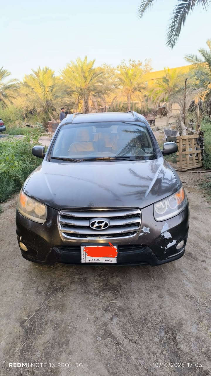 السلام عليكم للبيع سياره سنتافيه موديل 2012 وارد امريكي بيهه جاملغ المامي من جهت السايق بي كلير 4 سلندر حجم المحرك 2400 دوش 5 راكب  رقم واسط بسمي مشروع وطني تريد تحويل تريد وكاله مكينه كير خير من الله المكينه جديده صار 3 اشهر من شادهه تبريد ثلج  فتحت سقف تدفئه بلكشنات صدر امامي وخلفي جدد السعر 125  ورقة وبيهه مجال مكان السياره بابل مسيب رقم صاحب السياره ***********
