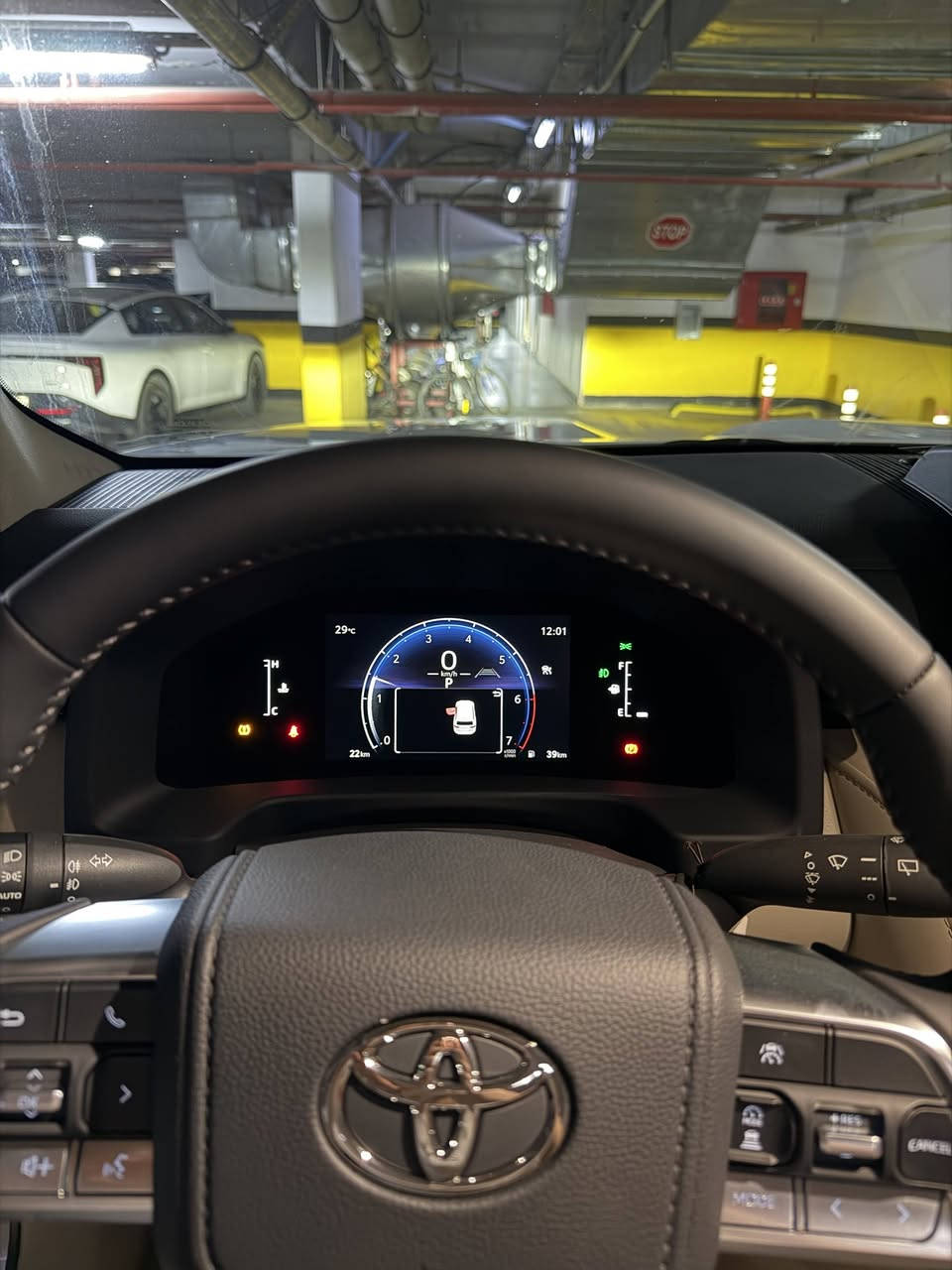 Land cruiser 2026 GXR 0km Toyota iraq
سيارة زيرو 
0750 777 5455
