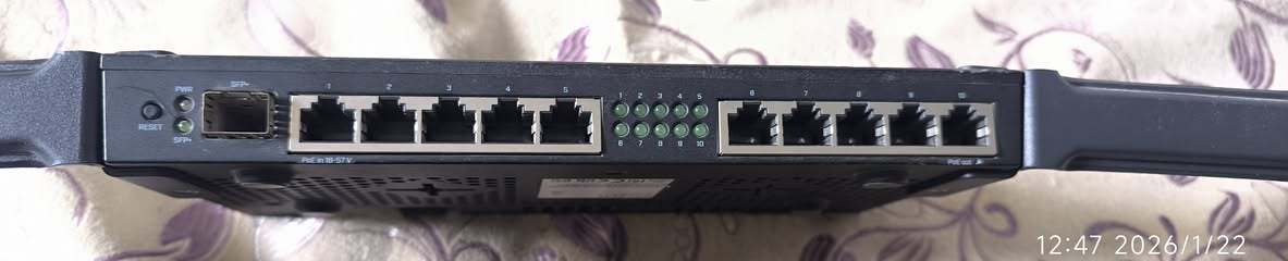 السلام عليكم
اجهزة انترنت نظافة اكثر من 95٪

مايكروتك 1009 بلس ..... سعر 550
مايكروتك 4011  ......... سعر 185
لنك مايكروتك LHG60 زوج ماستر وسليف ....... سعر 300

للتواصل الاتصال على الرقم /***********
