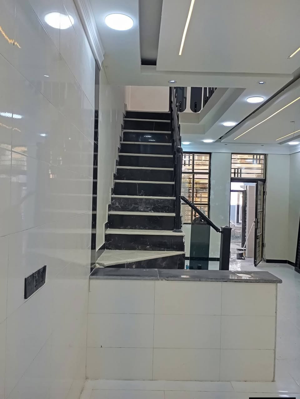 🌺 #اعلان_رقم_٨٥🌺
🏘️(بيت للبيع)🏘️
💁‍♂️#الموقع : حي اور شارع السبيس خلف شارع الكيات
⬛ #المساحة: ١٠٠م امامي ⬛
🏵️ #تفاصيل_البيت: 🏵️
🔹🏘️ العقار مكون من طابقين كونكريت ديكورات واجه حديثة بناء ٢٠٢٥🏘️ 🔹
الطابق الارضي يتكون من غرفة كبيرة مطبخ  صالة  واستقبال وصحيات داخلية وخارجية
الطابق الاول يتكون من ثلاث غرف و صالة و صحيات.

⭕ #للاعلان عن العقار الخاص بك او للمزيد من الاستفسارات مراسلة الصفحة على الخاص او الاتصال على :
🌺 سعد البدري *********** 
لنشر طلبات البيع والشراء الدخول على كروب رابط المكتب..

https://m.facebook.com/groups/490297985477784/permalink/494624568378459/
@متابعين @الجميع
