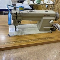 مكينة صناعية • تخيط كل الأقمشة • شغالة