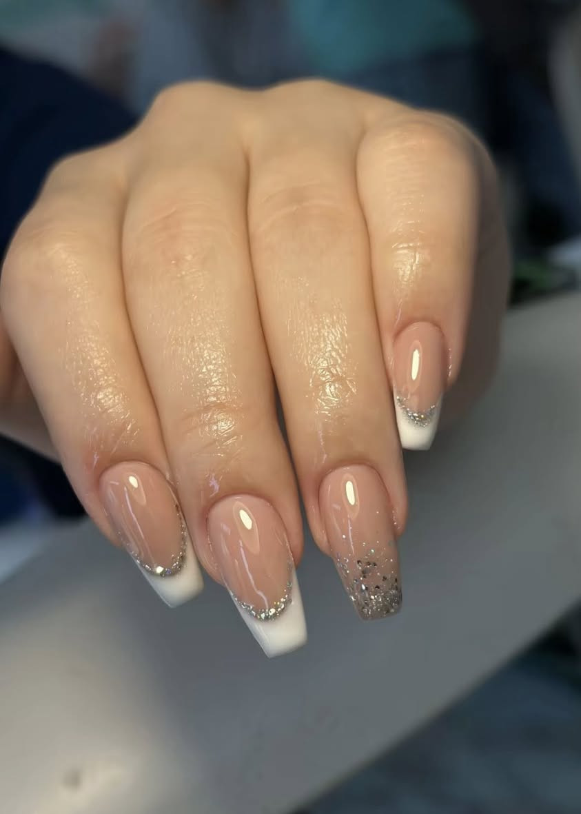 مرحبا حبايب عروض مها اكرلك يا بلاش تعالوا
وشم حنه الطبعه ٣ آلاف دينار 
اكرلك كامل مع دزاين ب٢٠ ألف فقط 
اكرلك ساده ١٥ ألف 
جل اكستنشن ساده ١٥ ألف 
جلش فقط ١٠ آلاف 
تنضيف الاضافر وازاله اللحميه ب٥ آلاف فقط 
سارعوا بالحجز يابلاش 
على رقم متوفر واتساب  *********** 
أو مراسله على صفحه الفيس مها اكرلك بيوتي
