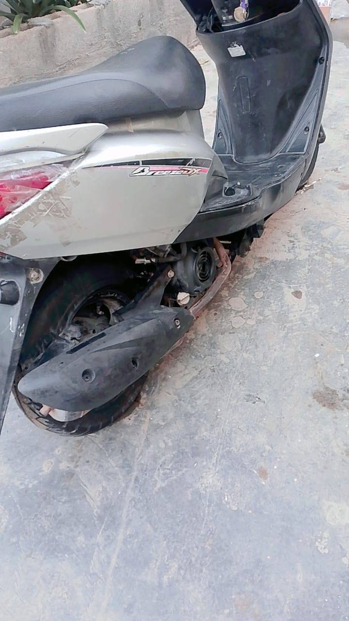 سلام عليكم دراجه بريز موديل21الدراجه خير من الله كفاله عامه الدراجه ع وضع الكفاله  شرط الترقيم خير من الله 
لايت امامي خلفي شغال كلشي جديد بيها  بيع او مراوس بكير 
***********
