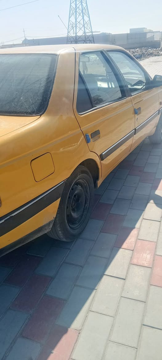 بيجو 405 موديل  2012
سياره جاهزه مكينه وكير شرط 
حداديه جديده كهربائيات كلها شغاله 
رقم نگليزي هزه ماصقطه مصفره هيئه وغرامات سنويه ماصاقطه دواخل وبطاين ودوشمه نضيفه كلش 
تخم تاير جديد سياره كل خياس مابيها لا دوس ولا جنطه 
 الف ماذب عليها سعر 33وبيها مجال ***********
مكان السيارة كربلاء...مكلف بلنشر غير متواجد علفيس اتصل على راعي السياره
