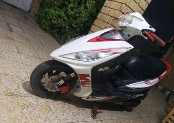 السلام عليكم للبيع جي تي ار كامكو الدراجه مال رمبه قبل 3 اشهر منزله مايحتاج احجي عل نضافه بعده وكاله  كامله محرك نضيف البلادي شلعه معدل اتخبل  ما مفتوح السعر 400 للاستفسار ***********
