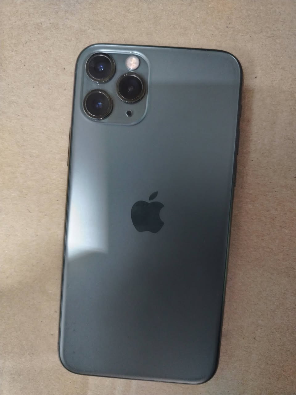 ايفون 11 برو فقط اللون الزيتوني .. ذاكره ٦٤ بطاريه ٨٢  ومبدل شاشه اصليه وفيس ايدي شغال.. الجهاز مكفول من كلشي  وشخط مابي نضيف ١٠٠٪ #السعر 225 وبي مجال بسيط
مكاني الكوت دور العمال راسلوني خاص او اتصلو ع رقمي ***********
