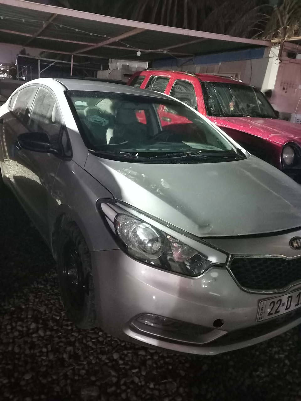 سلام عليكم سيراتو للبيع موديل 2016 مكينه كير جيد  نقصه تبريد فقط خليجيه سياره بدون ضرر سونار كدامك ماشيه 170 اني مكلف بل نشر رقم صاحب سياره ***********
