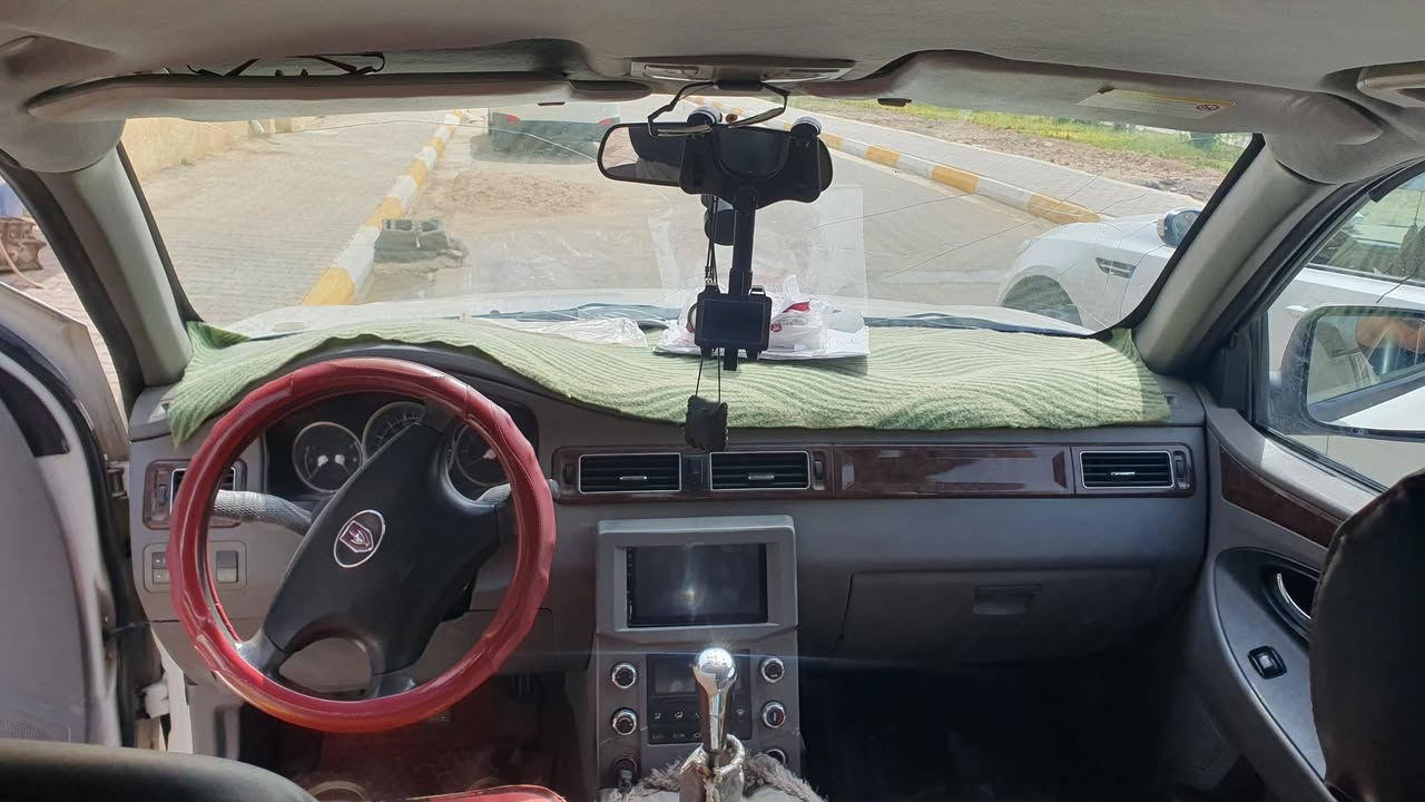 السلام عليكم ... مثل ما موضح امامكم بالصور  سياره جنبي دبل قماره  موديل 2015 رقم واسط تحويل مباشر باسم المشتري ماشيه ٢٠٠ الف سياره مال جنايه  حلوة كير عادي السعر المطلوب 75 وبيها مجال بسيط للاستفسار الاتصال ع الارقام ... *********** واتساب او اتصال

