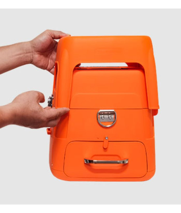 جهاز لحام الألياف الضوئية  (العلبة البرتقالية)
Hezrralink AI‑9
 Fiber Fusion Splicing Machine (Orange Box)
السعر: IQD 1,150,000
والتوصيل مجاني
📦 الوصف: 
جهاز Hezrralink AI‑9 للحام الألياف البصرية هو جهاز احترافي مصمم لتركيبات FTTH، وشبكات الاتصالات، والمؤسسات. يستخدم تقنية محاذاة النواة لتحقيق لحام دقيق وخسارة منخفضة. يأتي في حقيبة برتقالية قوية مع جميع الملحقات، ويدعم التسخين السريع والأداء المستقر والتشغيل السهل في بيئات العمل الميدانية.

⚙️ التفاصيل:

المنتج: جهاز لحام الألياف البصرية
العلامة التجارية: Hezrralink
الموديل: AI‑9
تاريخ التصنيع: 2023‑12‑30
جهد الشحن: DC 3.5V / 4.8A
طريقة اللحام: لحام بمحاذاة النواة
أنواع الألياف: أحادية النمط ومتعددة النمط
الواجهة: شاشة LCD مع أزرار تحكم
الحماية: مقاوم للصدمات والغبار والرطوبة
الملحقات: أدوات تنظيف، مجفف، قاطع ألياف، مجموعة لحام كاملة
الاستخدام: FTTH، شبكات الاتصالات، مراكز البيانات، إصلاح الألياف في الحالات الطارئة
البيئة: مناسب للاستخدام الداخلي والخارجي
واتساب ***********
او
مراسلة الصفحة
