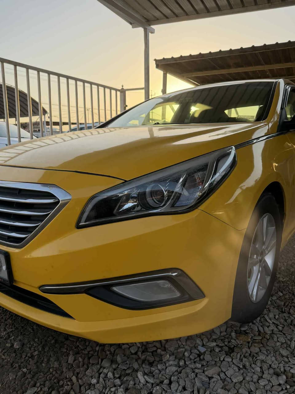 السلام عليكم سوناتا تكسي ١٥
أمريكي محرك ٢٤٠٠
حادث بنيد نفسه مصلح 
رقم قادسيه الجديد سنويه جديده هيئيه مصفره 
محرك وكير وتايرات وتبريد كله جديد السعر 118 
للاتصال ‭0772 559 7977‬
