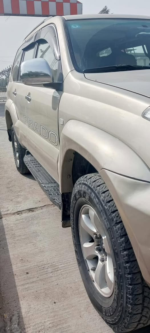 السلام عليكم برادو 2007 فول مواصفات 6 سلندر فتحه بيها جاملغ خليفي وباب الجنطه صبغ فقط سنويه جديده السياره باسمي السعر 175 وبيها مجال للشراي استفسار ***********
