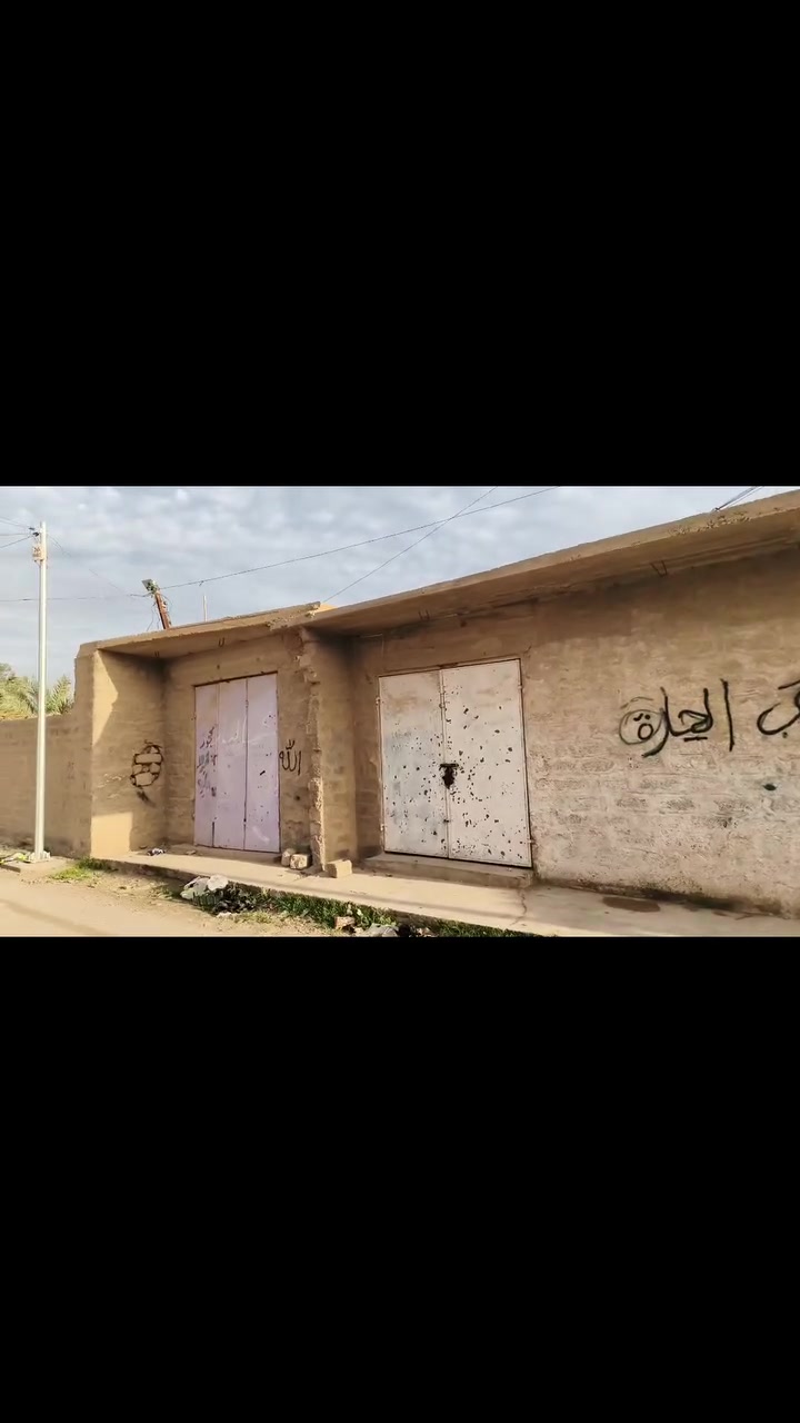 السلام عليكم
يوجد بيت للبيع في قريه البوطعمه البيت طابو مكون من 
استقبال وكندور وثلاث غرف نوم وهول ومجمع غرف وحمام 
محلات اثنين وحديقه المساحه الكليه 750متر 
السعر خاص للاستفسار الاتصال بالرقم ***********او المراسله على الواتساب
