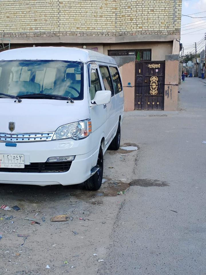 السلام عليكم اج وان مديل 2015 سياره لا ضربه صبغ قليل مكينه كير اكسن حداده كله جديد كفاله تخم تاير جديد اتصال ***********
