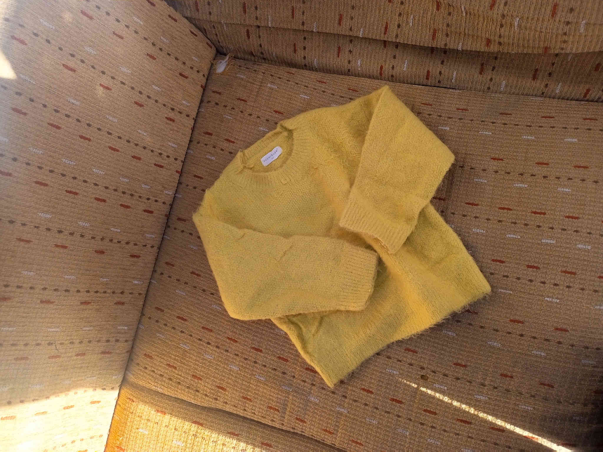 وجبه جديده بلوزات ولادي وبناتي من عمر سنه لحد عمر 16 سنه سعر القطعه 3000 الف متوفر كميه
عنوان المحل حي العسكري مقابل عماره زوبع 
***********
