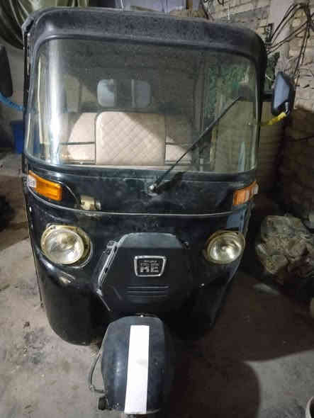 السلام عليكم تكتك موديل 16 كلشي جديد بيها مكينة 20 دوشمه جديده ما تحتاج شي بس اني تاركها بيها نقص بل أوراق ويطلعون الأوراق بس ماعندي مجال أتفرغ الها السعر مليونين و600 وبيها مجال مكاني بغداد الحسينية *********** متواجد بس ع الرقم
