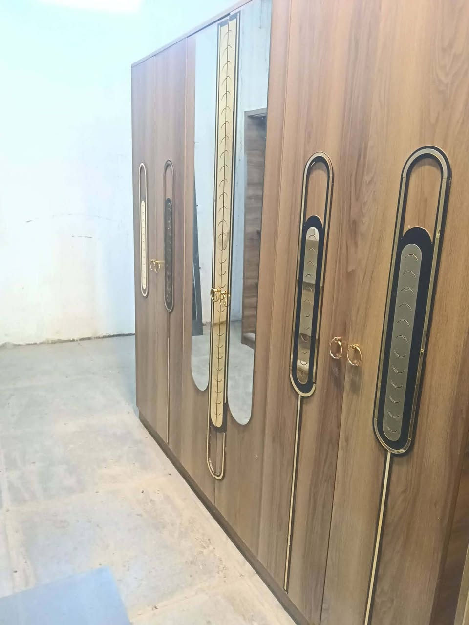 غرفة نوم مستعملة🇹🇷
 نضافة 90 ٪💯فول نضافه
عدد القطع /
نضام / سلايت💢
شد ونقل داخل بغداد 
يوجود توصيل محافضات 🚛#للجميع#بغداد #ديالى #سماوه#بصرة#بغداديات#غرف


**إذا كنت صاحب هذا الإعلان وتريد حذفه لأي سبب، رجاءا أرسل رسالة إلى الدعم الفني**