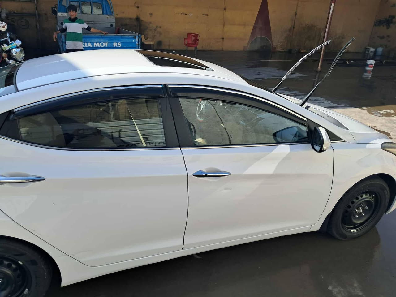 الانتره مديل  2016 وارد خليجي كفاله  عامه حجم المحرك 1800مكينه مامفتوحه مكينه وحداديه وتبريد كفاله جاهزه من كلشي فول مواصفاتت
سعر 127وبيها مجال قليل 
عنوان  السياره بالنجف 
رقم التلفون ***********
