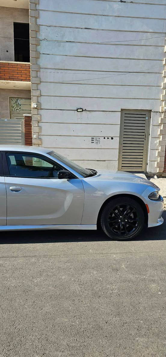 السلام عليكم

جارجر 2022 GT AWD

GT AWD BLACK TOP SUPER TRACK PAK

ماشيه 62 mi

مواصفات 

كشنات مخمل حضن هيتر
تدفئة ستيرن 
رادارات جانبيه
شاشة جبيرة carplay
حساسات خلفي وكامرا 
باقي المواصفات المعروفة

حادث سطحي موضح بالصور ٤ قطع بابين يمين + جاملغات خلفية +بارد بالقماره اثر التحميل 
ايرباك بردة فقط

السيارة جاهزة وعليه ادامة كامله بلكات ريسنك تخم تاير جديد مابيه اي نقص
السعر 19300  (193$) وبي مجال 

بغداد الكرخ
*********** بغداد, العراق

