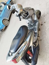 دراجة جديدة • أوراق كاملة • زعفرانية اربع شوراع