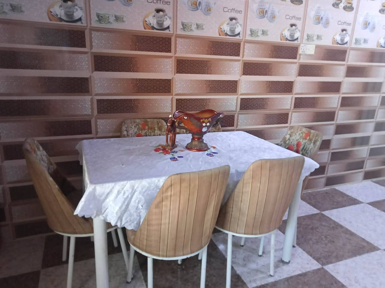 ميز طعام مع كراسي السعر 80 وبي مجال


**إذا كنت صاحب هذا الإعلان وتريد حذفه لأي سبب، رجاءا أرسل رسالة إلى الدعم الفني**