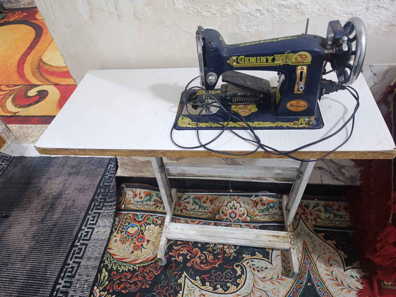 مكينة خياطه مع ميز خياطه 
السعر:150وبيها مجال


**إذا كنت صاحب هذا الإعلان وتريد حذفه لأي سبب، رجاءا أرسل رسالة إلى الدعم الفني**