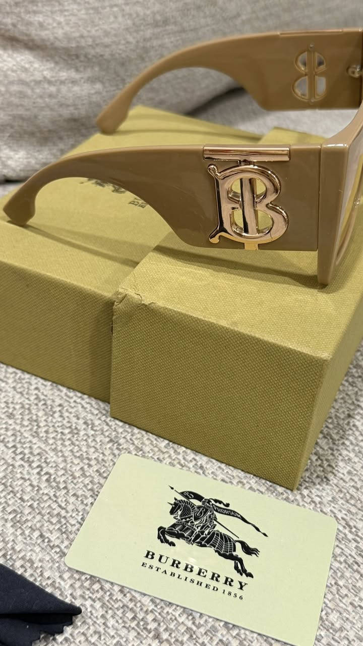 نظارة ماركة بربري اصلية نسائية 🔥👌🏻


**إذا كنت صاحب هذا الإعلان وتريد حذفه لأي سبب، رجاءا أرسل رسالة إلى الدعم الفني**