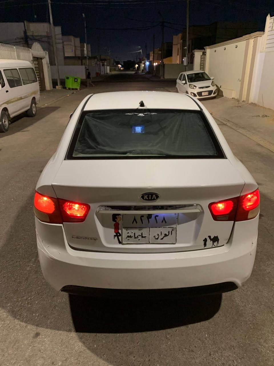 سيارتو 11
مكينه 1600 
سياره حلوه بيه بنيد وجاملغ والفخذ معمر 
حداديه خير من الله وبيه كارت مكانين مكينه بيه رواجز باقي السياره كفاله رقم سليمانيه تريد وكاله تريد تحويل ترايك 140 سياره جاهزه مكان نجف سعر 78 وبيه مجال
***********
