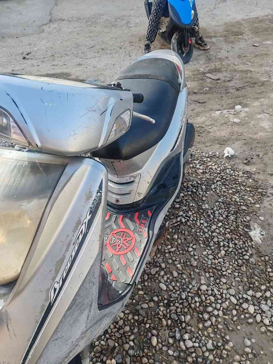 ابريز لبيع نوزل نضيفه خطين شاير لايت عالي ناصي كله كامله نضيفه جدن محرك مكفول لا نضوح لا تبخير مكاني سبع البور السعر ب400
***********
واتساب
