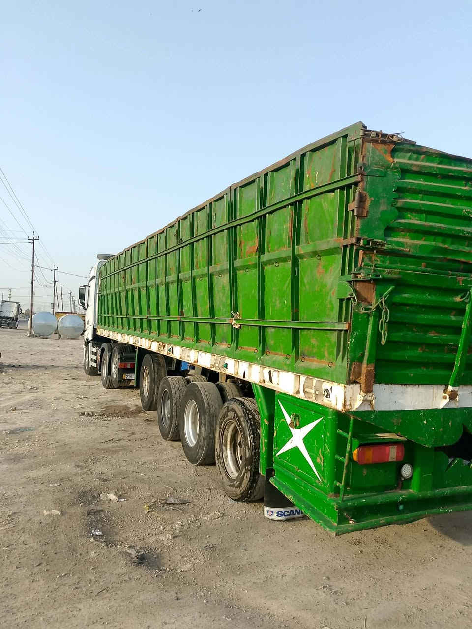 سلام عليكم عربانه للبيع اربع دنكير 2صيني و2 سرابس شاصي 16 حدادي لا كسر ولا فطر مكانه بغداد سعر 95 وبيه مجال  ***********
