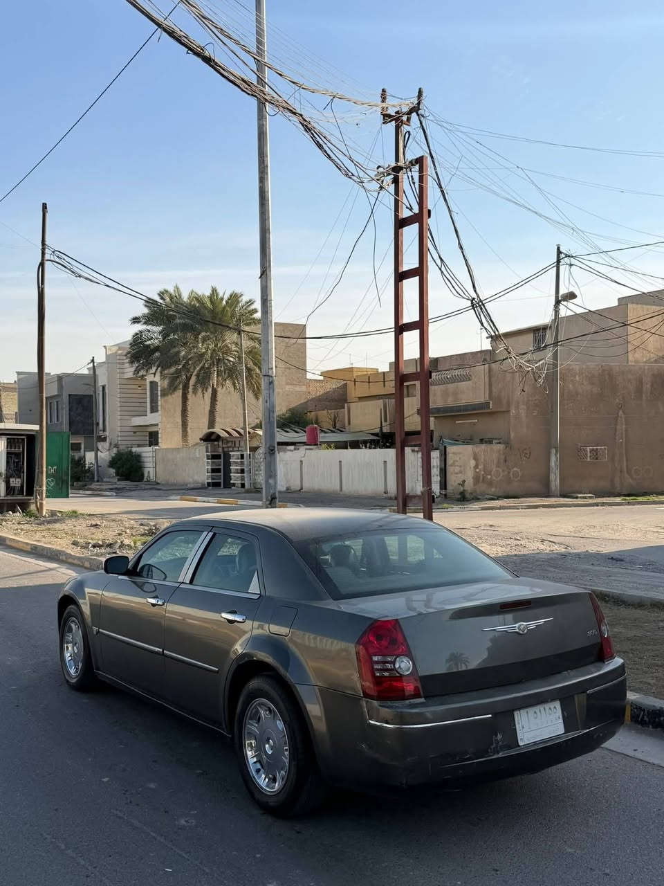 السلام عليكم اوباما ٢٠٠٩ خليجي رقم نينوى 
جاملغ أمامي جهة السائق مبدل و٣ قطع صبغ جمالية 
محرك ٣٣٠٠ 
١١٥ وبيها مجال 
***********
مكاني بغداد
مواصفاتها معروفة
