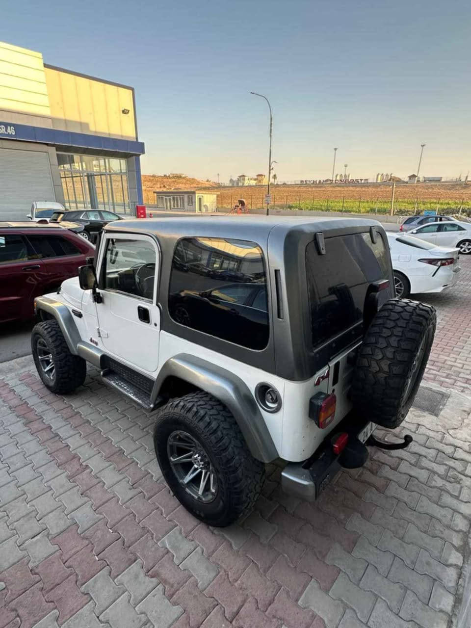 جيب رنكلر سياره يه كى زؤر جوانه كيرومه كينه ى به شه رته كيرى عاديه ده بل اكسله ناوزه رده عيزام بوايه غه بى ليدران وينجى بيوه يه جوانكار ى بؤكراوه ره قم اسليه مكينه شه ش بستؤنه سعر 85$::*********** اربيل أربيل, العراق
