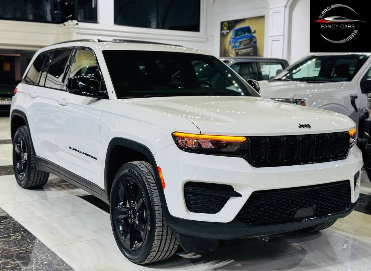 JEEP GRAND CHEROKEE BLACK TOP -2024 ✅  نزل سعر 🔥

عربى/کوردی
جيب
جراند شيروكي, High Altitude, 2024
عدد الأميال : 11,000 ميل
ضرر: بدون صبغ -٣ قطعة بدل بيلادي
سلندر: 6 سلندر
محرک: 3.6
السعر / 30,500$🔥 
الكاميرا الخلفية - صندوق كهربائي  - تدفئة المقاعد - فتحة السقف - بصمة - شاشة - مراقبة النقطة العمياء - 8 وسادة هوائية - مصابيح زينون الأمامية - المصابيح الأمامية ليد - تدفئة مقود القيادة - أبل كاربلاي - 4x4 - رادار - تحذير من الاصطدام الأمامي - الضوء العالي التلقائي

📍العنوان: اربيل  -  شركة فانسي كارس
   شارع  ١٠٠م مقابل كورد نفت

☎️-0750-511-05-05
☎️-0776-511-05-05

******
جیپ
گراند شیرۆکی, High Altitude, 2024
ماوەی ڕۆیشتن : 11,000 ميل
بۆیاغ: بێ بۆیاغ-٣ پارچةي گوراو بة بيلاد
پستۆن: 6 پستۆن
بزوێنەر: 3.6
 نرخ / 30,500$🔥 
کامێرای دواوە - سندوقی کارەبایی - گەرمکەرەوەی کوشن - سلاید - بەسمە - شاشە - ئاوێنەی ڕادار - 8 پەرەشووت - لایتی پێشەوەی زینۆن - لایتی پێشەوەی لید - سوکان هیتەر - ئەپڵ کارپلەی - 4x4 - ڕادار - ئاگاداری بەریەککەوتنی پێشەوە - فوول لایتی ئۆتۆماتیک

‏Rear Camera - Electric Tailgate - Seat Heating - Sunroof - Keyless Entry - Screen - Blind Spot Monitor - 8 Airbags - Xenon Headlights - LED Headlights - Heated Steering Wheel - Apple Carplay - 4x4 - Radar - Forward Collision Warning - Auto High Beam

📍  ناونیشان: هەولێر کۆمپانیای فانسی کارس 
        شەقامی ١٠٠م بەرامبەر كورد نفت

☎️-0750-511-05-05
☎️-0776-511-05-05
