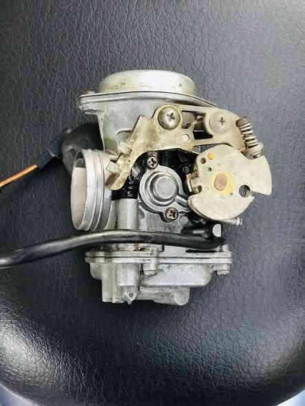 السلام عليكم
كابريتر بريز للبيع اصليه 
ابيعه على فحص شده كدامي وتروح
سعر 30الف
العنوان بغداد حي جميله 
الشراي يتصل ***********
