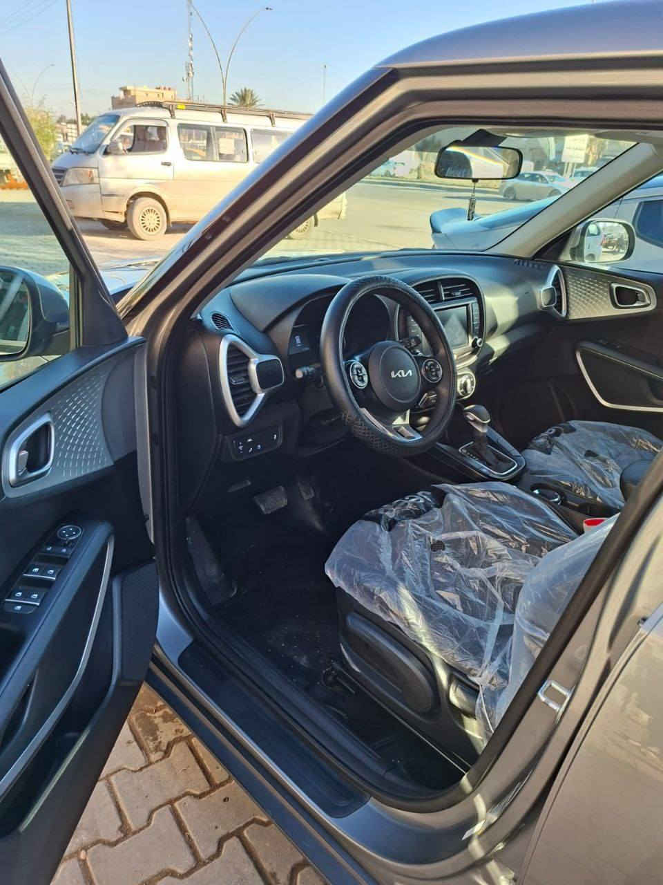 ***********
مديل 22
ماشيه 61
سعر 165 وبيها مجال 
مكفوله بس دعاميه نازله
كلين
