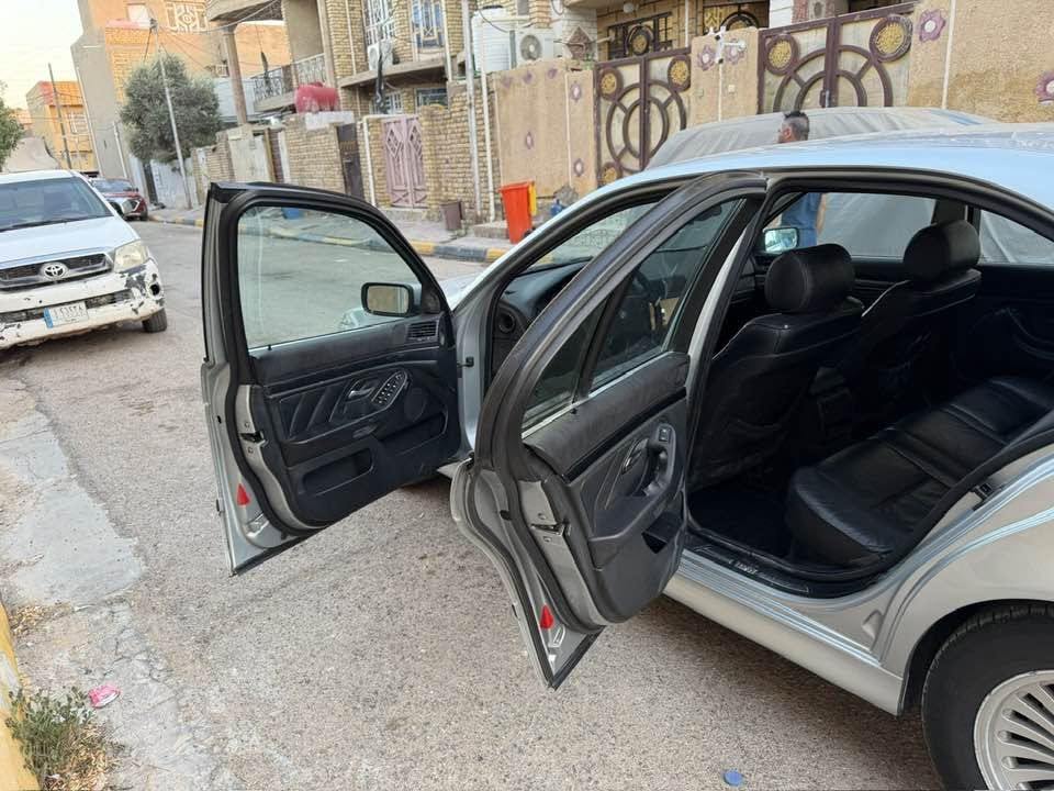 السلام عليكم BMW صقر موديل 2001 حجم 528 مصبوغة عام سيارة جاهزة رقم بغداد باسمي السعر 90$ قفل مكاني واسط كوت للتواصل ***********
