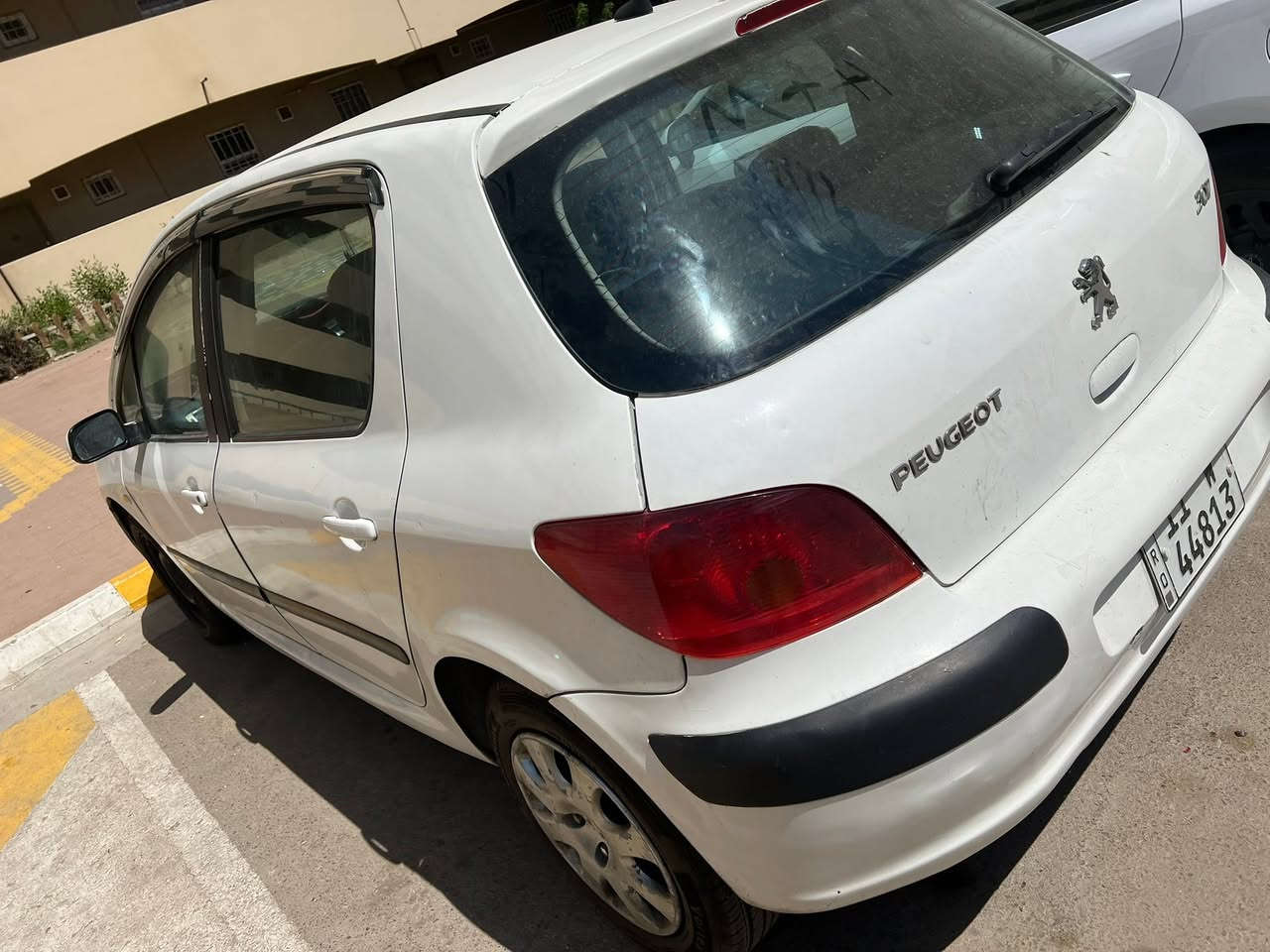 بيجو ٣٠٧
مصبوغه عام جماليه
السياره جاهزه محرك كير تبريد صدر تخم تاير 
موديل ٢٠٠٥ مابيها اي نقص السعر ٥٠ ورقه
السياره بغداد متواجد بسمايا او شارع فلسطين *********** غير متواجد على الفيس
