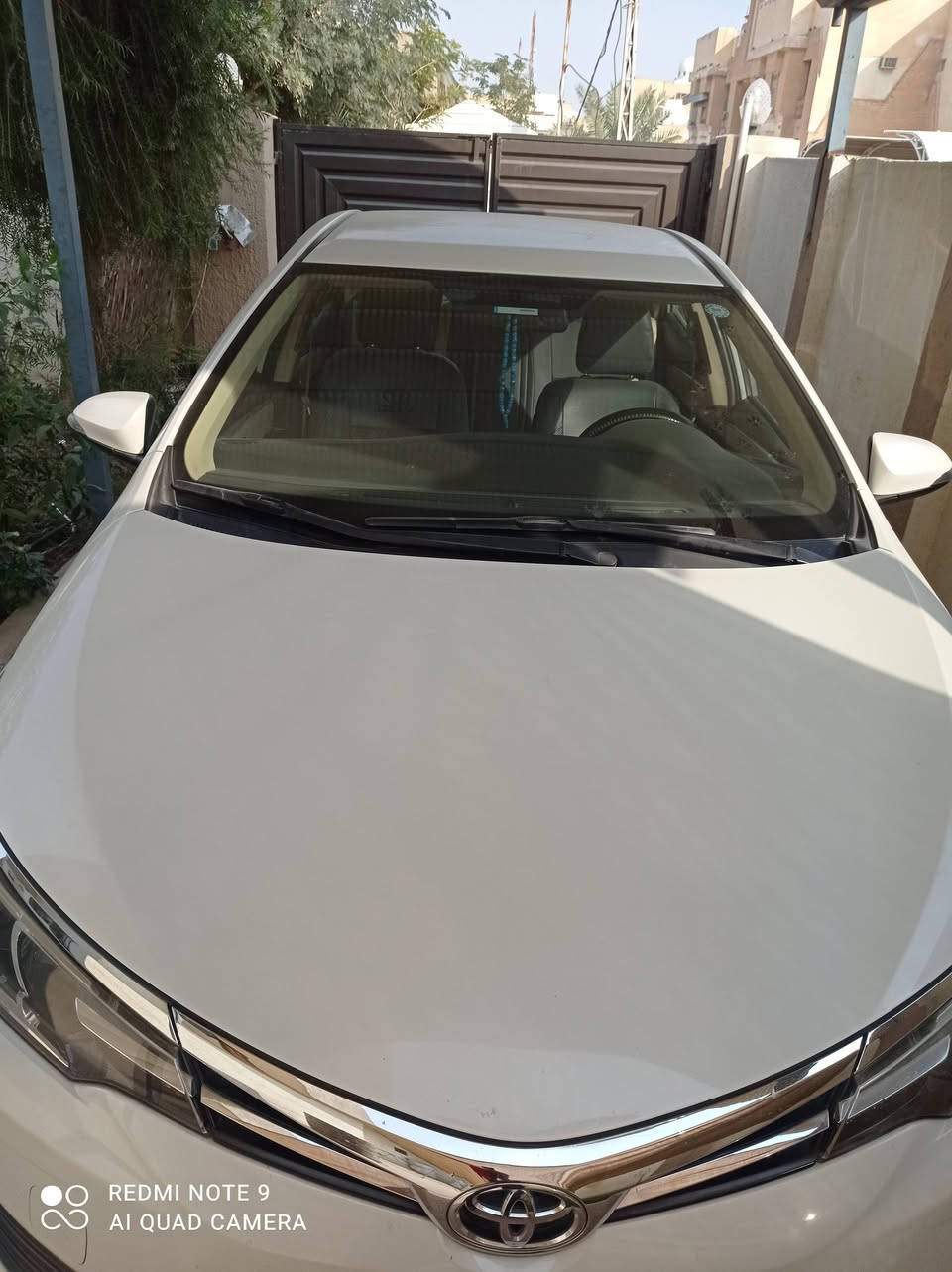 السلام عليكم سياره للبيع  نوع كورلا خليجي بيضاء رقم اربيل موديل 2018 سنويه جديده لغاية 2028 باسمي محرك 1800 مشاية 100 الف كم استعمال نظيف مكفوله بيها بارد بسيط باب السائق فقط مع ملاحظات بسيطة جدا مكانها محافظة النجف للاستفسار الاتصال على الرقم ***********
