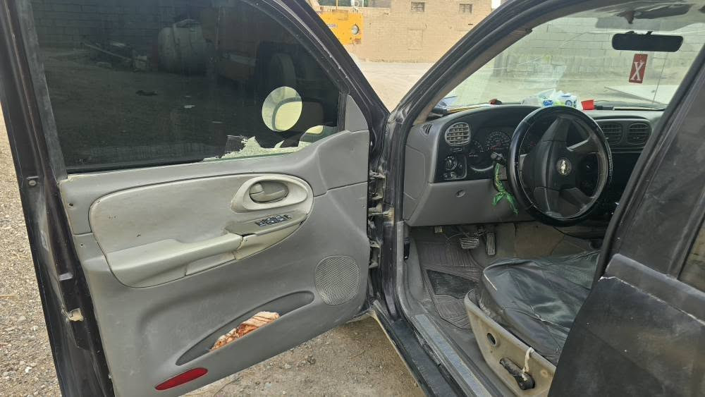 سيارة بلايزر ٢٠٠٨ مزاد داخليه السيارة جاهزة محرك كير جدد ماصار شهرين من شادهن  حدادية جديدة  كهربائيات كله جديد من ظفيرة وعقل وقاعدة فيوزات  ولايتات  منظومة تبريد جديدة من راديتر وكمبريسر  شادهن معمرها كلها السيارة  وباقيه بس صبغه السيارة صبغتها الحاليه حلوة بس يرادلها بوليش تطلع لمعتها  والي يريد يصبغها بعد بكيفه السيارة طك سويج واطلع لبغداد   السيارة محتاج واريد ابيعها 
السعر ٧٥ وبيها مجال بسيط  عنوان بصرة زبير 
*********** البصرة, العراق
